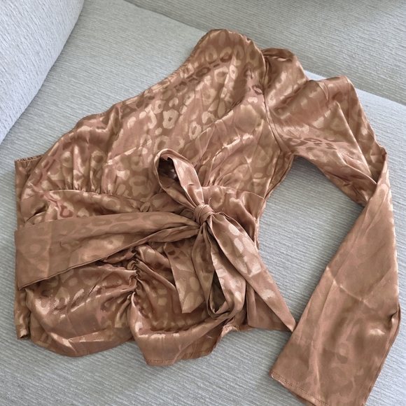 Satin Leopard Print One Shoulder Top size Small Orange Brown Color - Picture 1 of 4